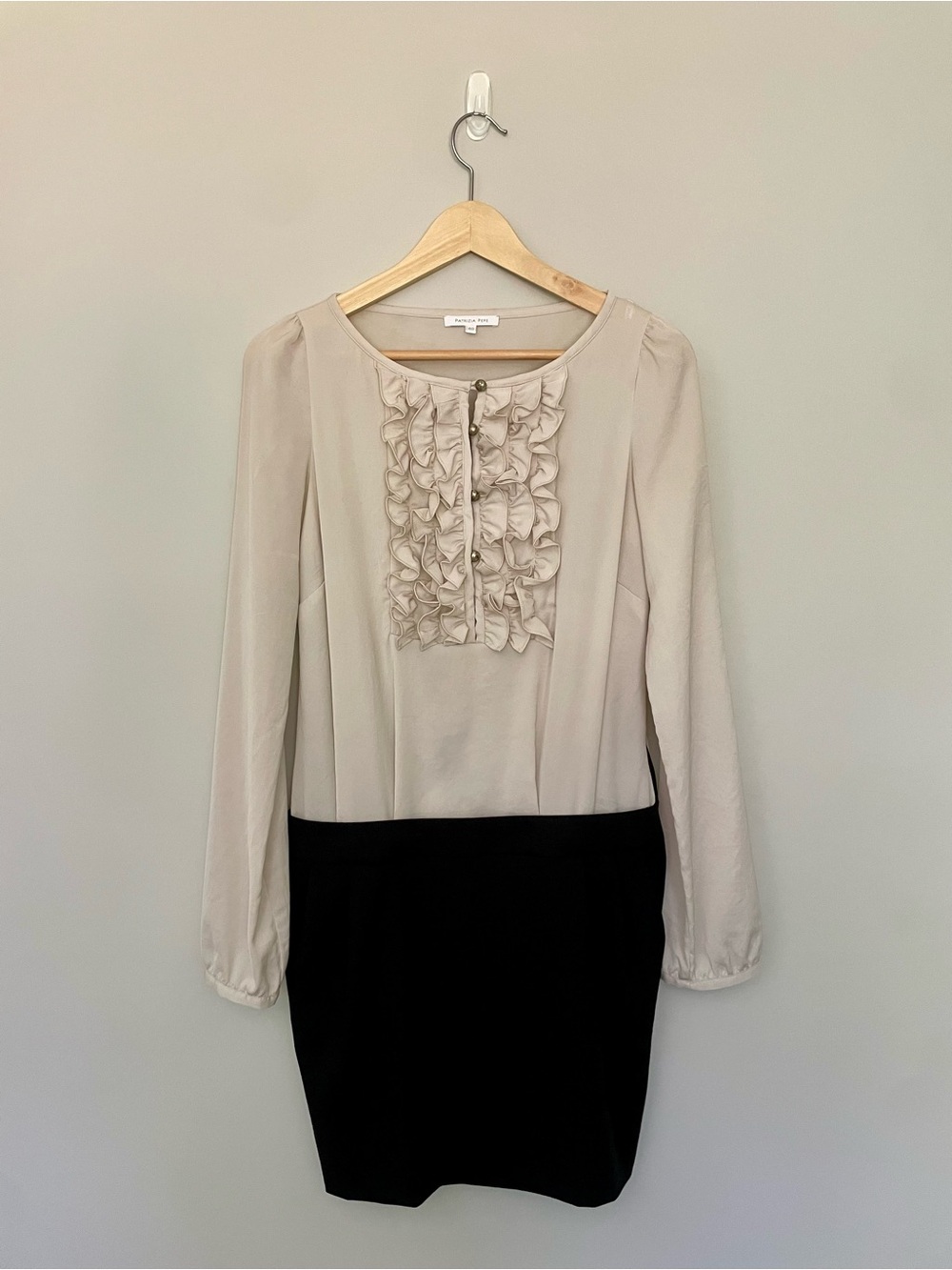 Patrizia Pepe Two-Tone Ruffle Front Long Sleeve Dress - Beige and Black